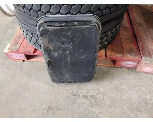 MACK CXU613 DOOR, COMPARTMENT