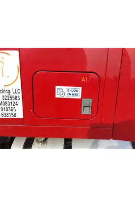 MACK CXU613 DOOR, COMPARTMENT