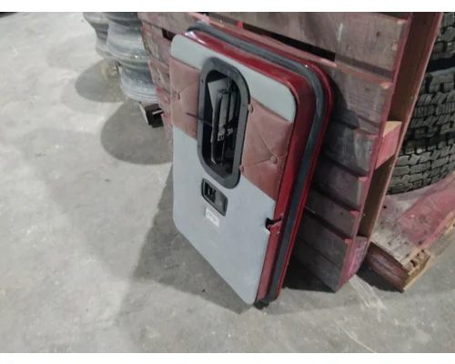 MACK CXU613 DOOR, COMPARTMENT