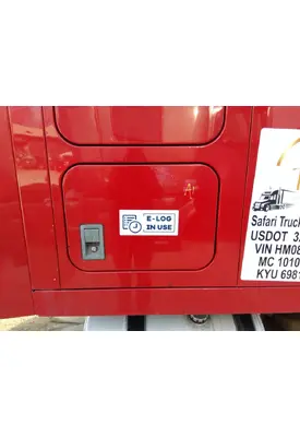 MACK CXU613 DOOR, COMPARTMENT