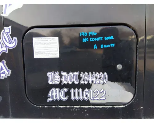 MACK CXU613 DOOR, COMPARTMENT