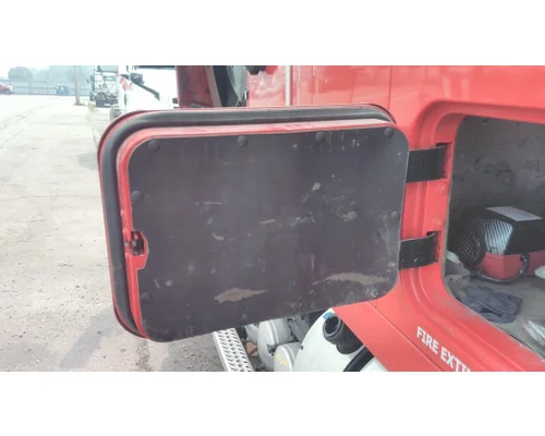 MACK CXU613 DOOR, COMPARTMENT