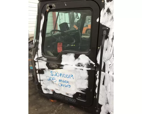 MACK CXU613 DOOR ASSEMBLY, FRONT