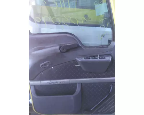 MACK CXU613 DOOR ASSEMBLY, FRONT