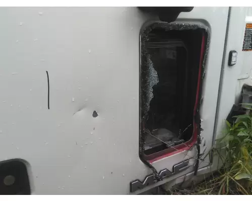 MACK CXU613 DOOR ASSEMBLY, FRONT