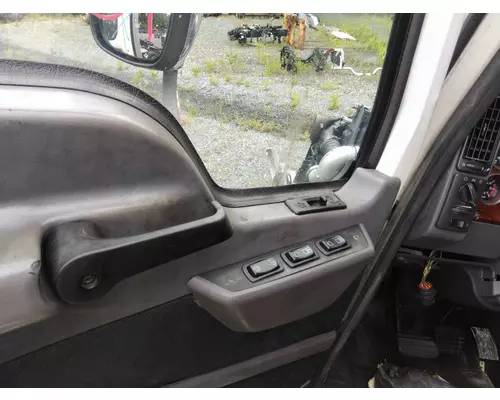 MACK CXU613 DOOR ASSEMBLY, FRONT
