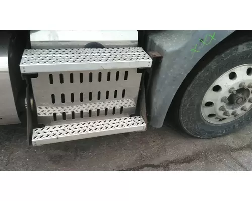 MACK CXU613 DPF COVER