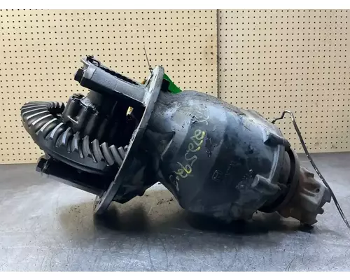 MACK CXU613 Differential (Front)