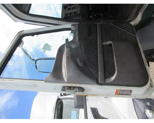 MACK CXU613 Door Assembly, Front
