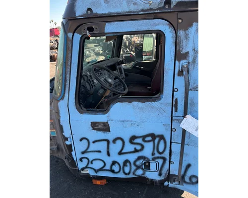 MACK CXU613 Door Assembly, Front