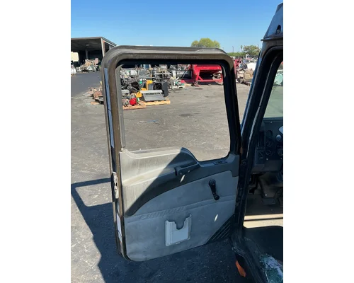 MACK CXU613 Door Assembly, Front