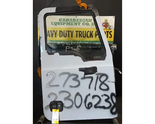 MACK CXU613 Door Assembly, Front