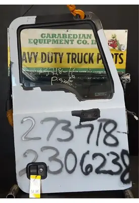 MACK CXU613 Door Assembly, Front