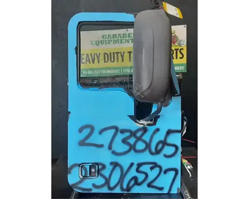 MACK CXU613 Door Assembly, Front