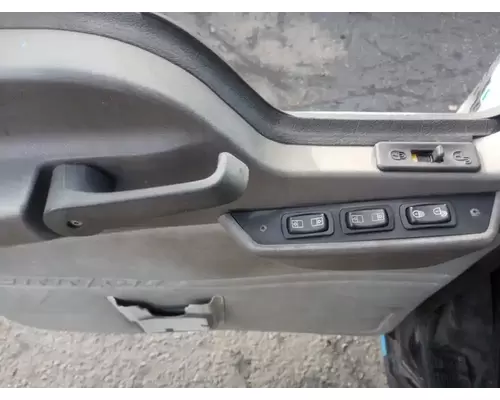 MACK CXU613 Door Assembly, Front