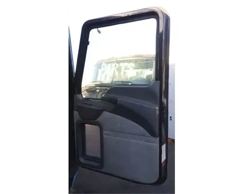 MACK CXU613 Door Assembly, Front