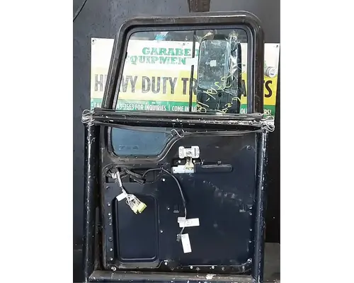 MACK CXU613 Door Assembly, Front