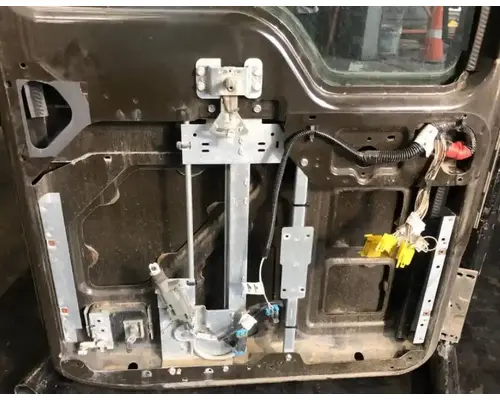 MACK CXU613 Door Assembly, Front