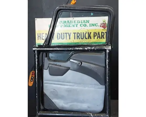 MACK CXU613 Door Assembly, Front