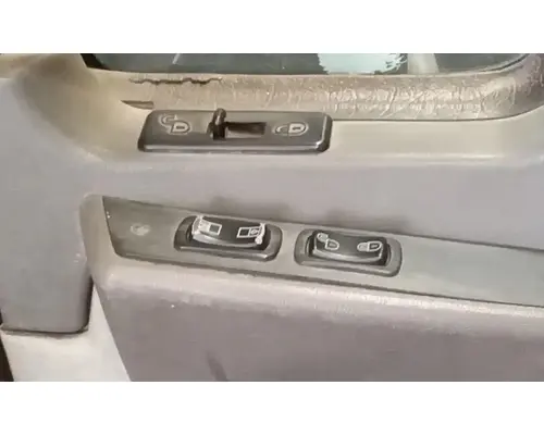 MACK CXU613 Door Assembly, Front