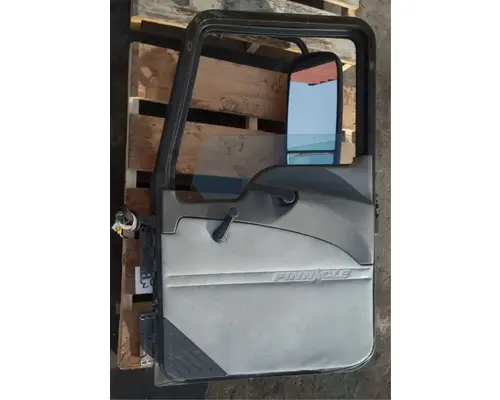 MACK CXU613 Door Assembly, Front