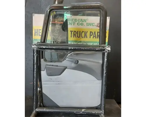 MACK CXU613 Door Assembly, Front
