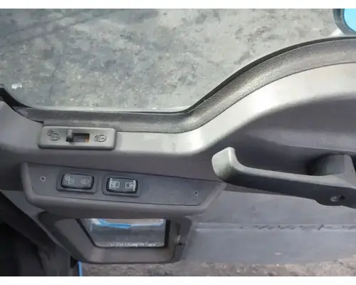 MACK CXU613 Door Assembly, Front