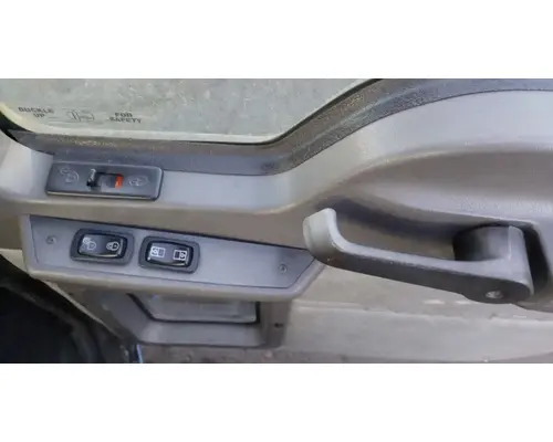 MACK CXU613 Door Assembly, Front