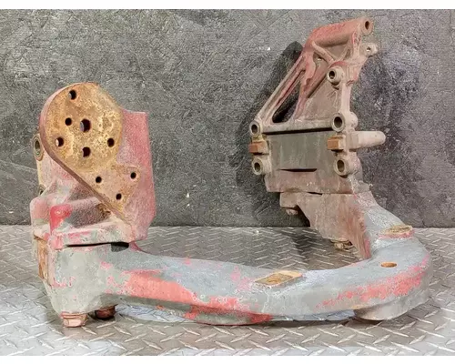 MACK CXU613 Engine Mounts