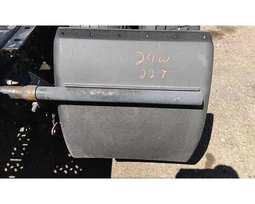 MACK CXU613 FENDER, QUARTERHALF REAR