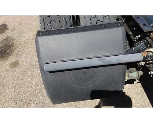 MACK CXU613 FENDER, QUARTERHALF REAR