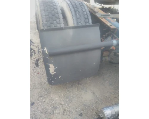 MACK CXU613 FENDER, QUARTER/HALF REAR