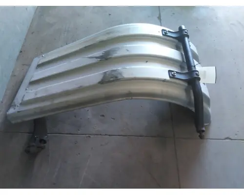 MACK CXU613 FENDER, QUARTERHALF REAR