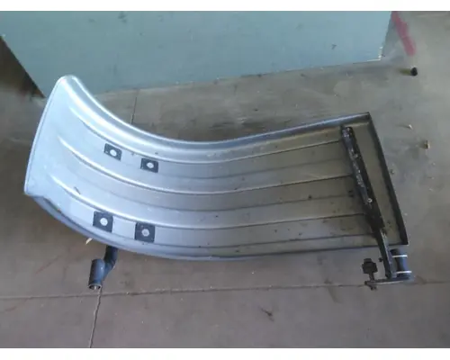 MACK CXU613 FENDER, QUARTERHALF REAR