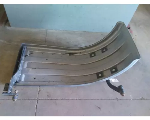 MACK CXU613 FENDER, QUARTERHALF REAR