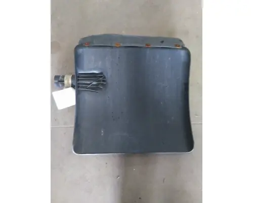 MACK CXU613 FENDER, QUARTERHALF REAR