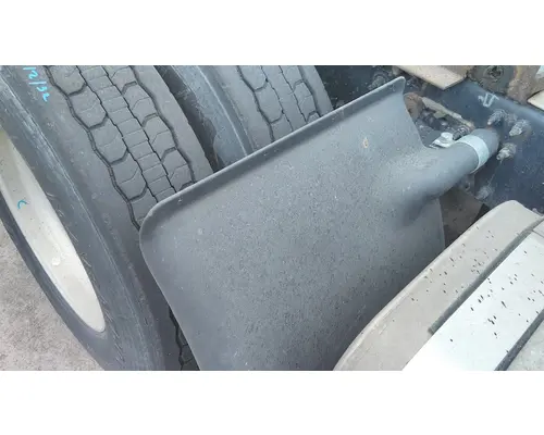 MACK CXU613 FENDER, QUARTERHALF REAR