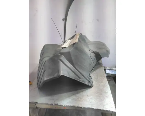 MACK CXU613 FENDER, SPLASH SHIELDGUARD