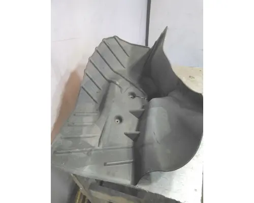 MACK CXU613 FENDER, SPLASH SHIELDGUARD