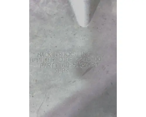 MACK CXU613 FENDER, SPLASH SHIELDGUARD