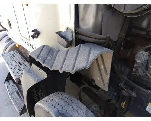 MACK CXU613 FENDER, SPLASH SHIELDGUARD