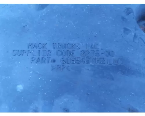 MACK CXU613 FENDER, SPLASH SHIELDGUARD