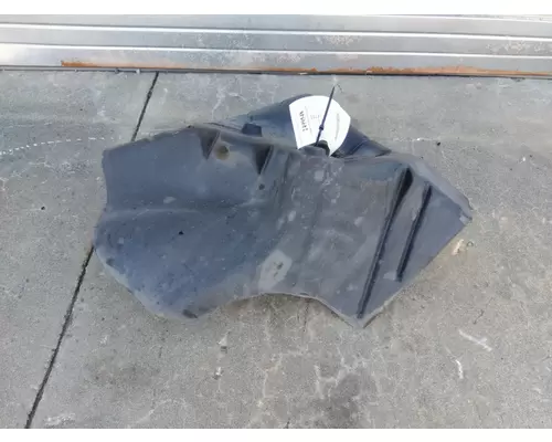 MACK CXU613 FENDER, SPLASH SHIELDGUARD