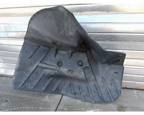 MACK CXU613 FENDER, SPLASH SHIELDGUARD