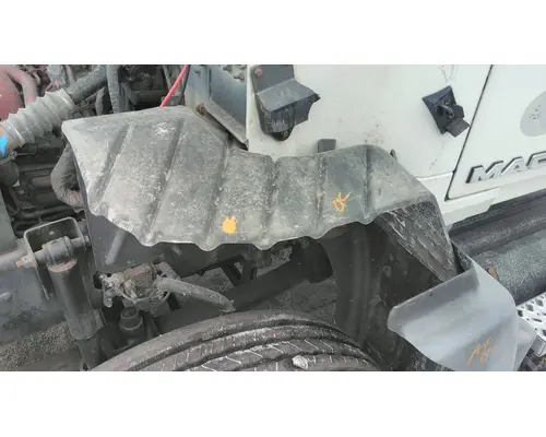 MACK CXU613 FENDER, SPLASH SHIELDGUARD