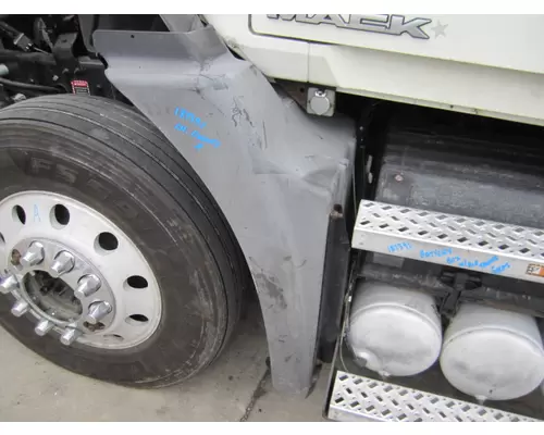 MACK CXU613 FENDER EXTENSION