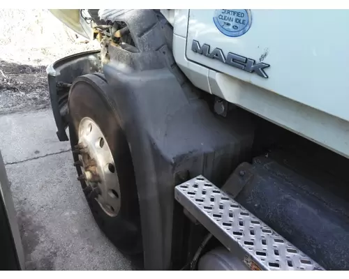 MACK CXU613 FENDER EXTENSION