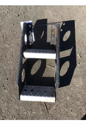 MACK CXU613 FRAME STEP