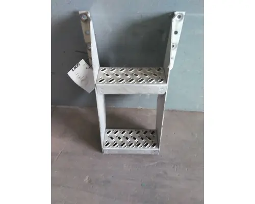 MACK CXU613 FRAME STEP
