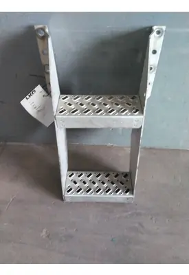 MACK CXU613 FRAME STEP